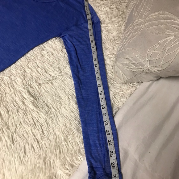 Lululemon 5 Mile Long Sleeve - blue- Size None - measurements In the Photos - Picture 11 of 14